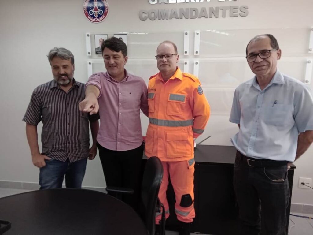 Bombeiros militares propõem criação de brigadas