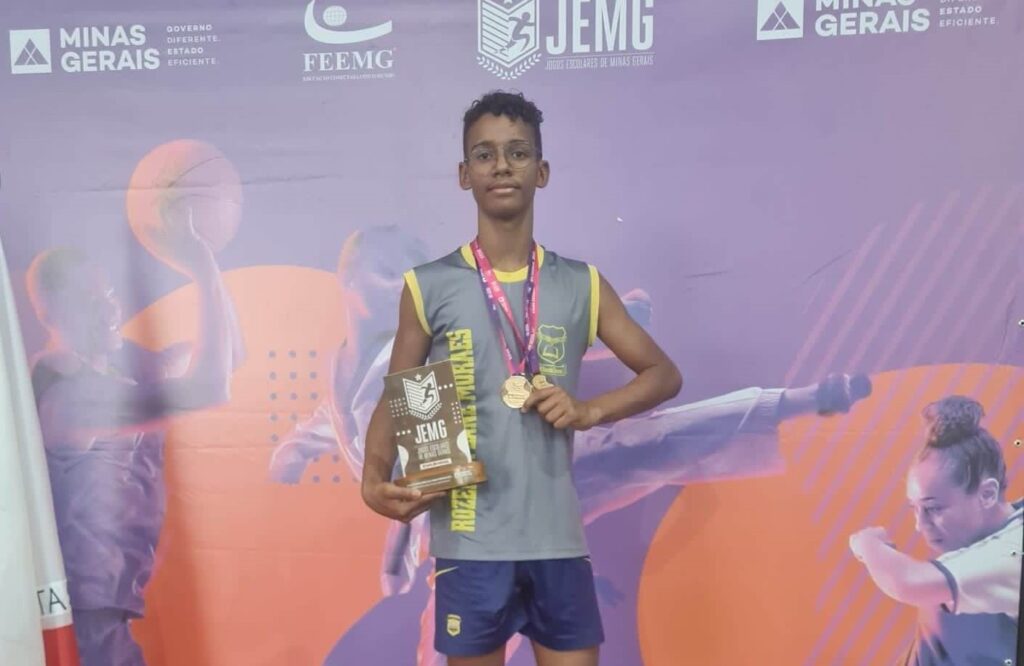 Aluno montes-clarense sagra-se campeão de badminton nos JEBs