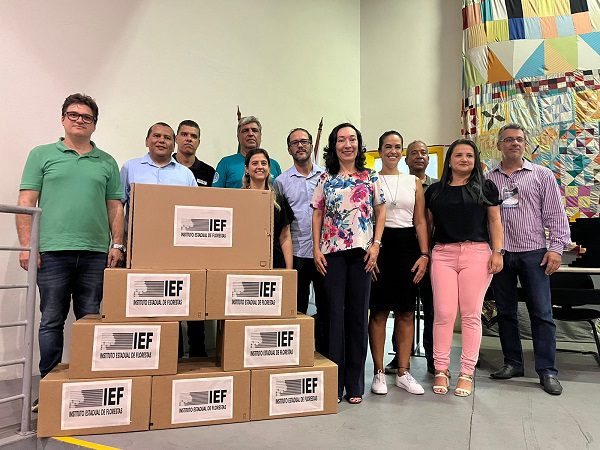 Governo do Estado entrega 304 computadores às regionais do IEF