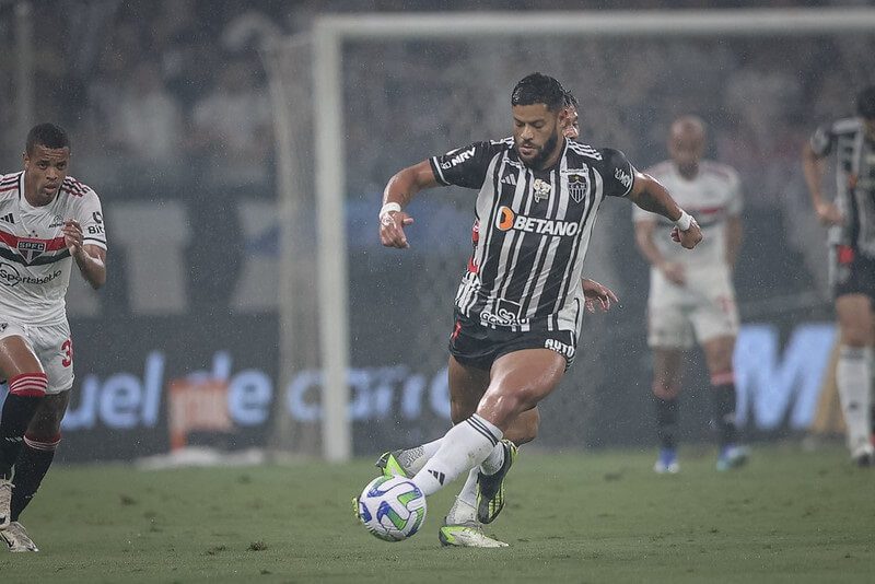 Atlético projeta despedida com vitória