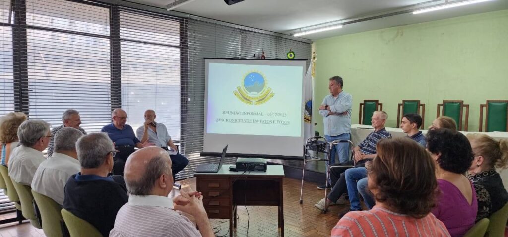 Jornalista e escritor norte-mineiro faz palestra em Belo Horizonte