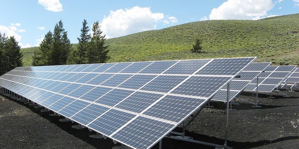 Governo debate transição para energia renovável