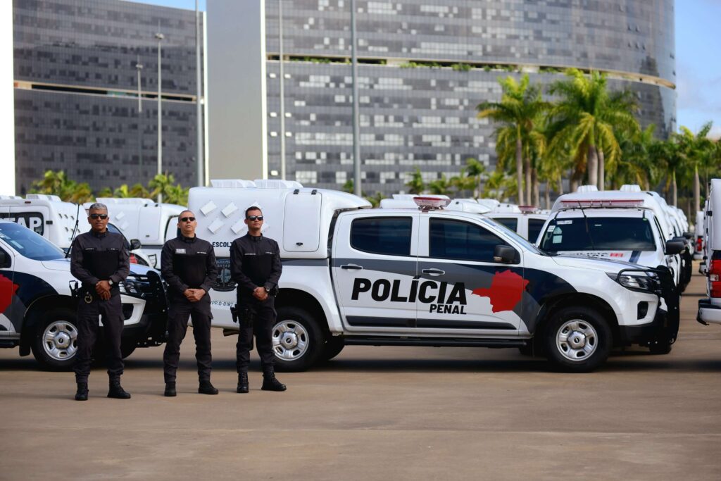 Governo de MG entrega 120 viaturas para a Polícia Penal