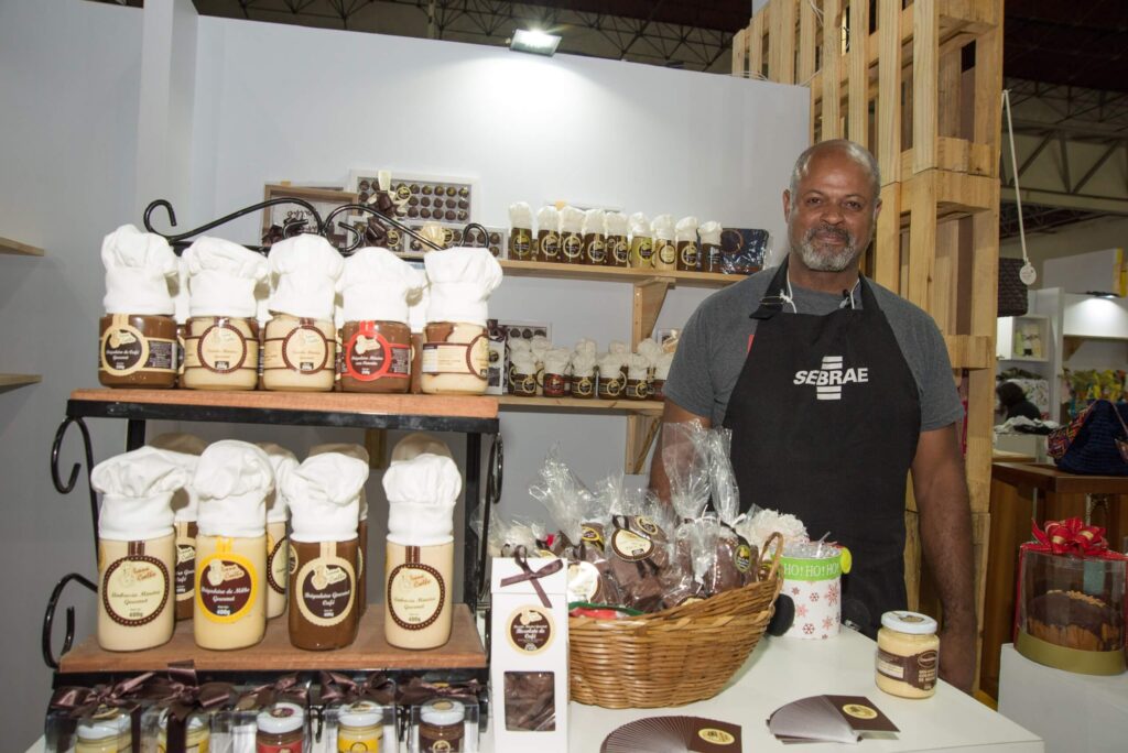 Sebrae divulga e valoriza a origem do artesanato mineiro em um dos maiores eventos do setor