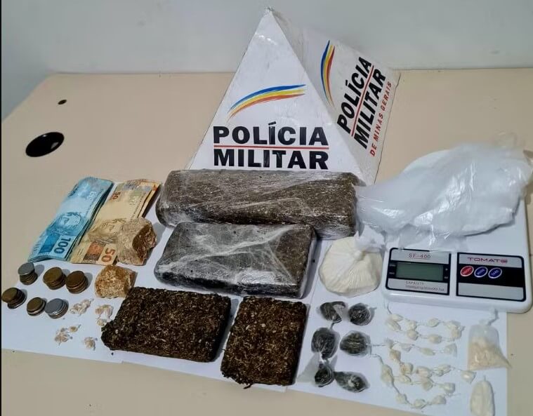 Mulher presa suspeita de vender drogas em Janaúba