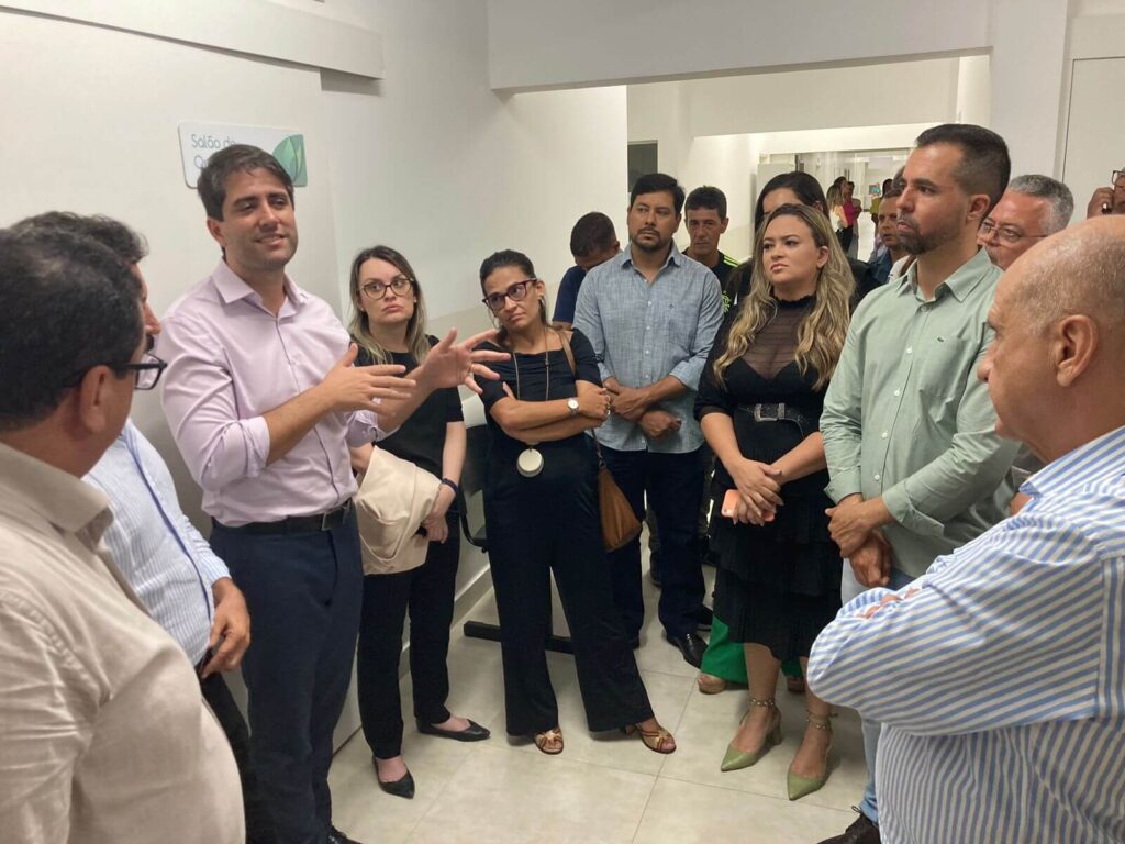 HDG e prefeitura de Salinas realizam encontros com secretário de Estado de Saúde