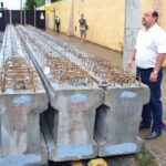 Vigas chegam ao canteiro de obras da ponte do Floresta/JK