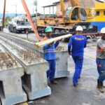 Vigas chegam ao canteiro de obras da ponte do Floresta/JK