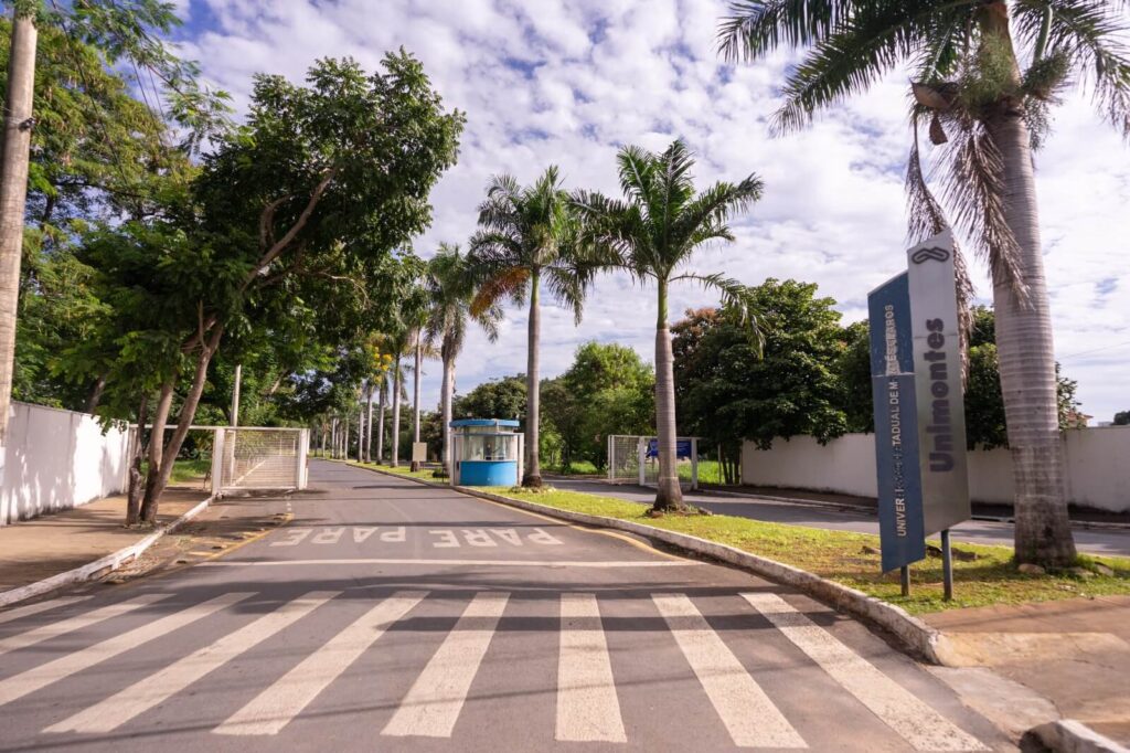 Unimontes estuda viabilidade do curso de Farmácia