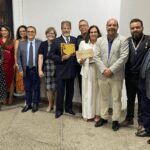 Rotary presta homenagens ao comemorar 30 anos
