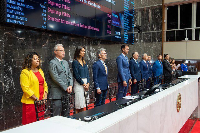 Assembleia retorna com foco na dívida de Minas