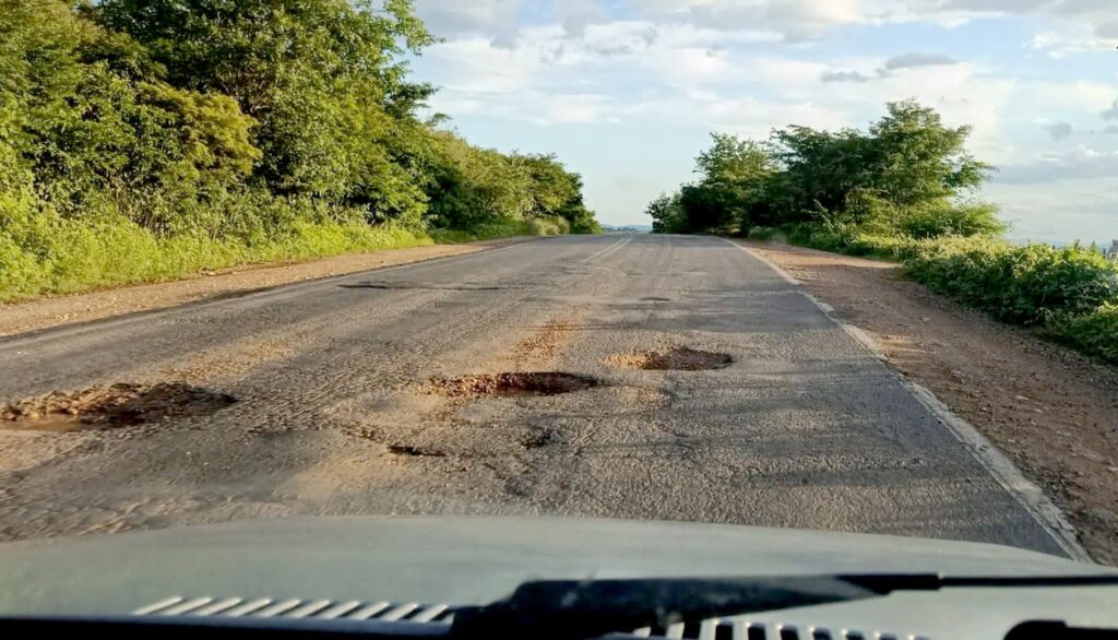 Falta de asfalto na estrada prejudica acesso, perturba motoristas e toda a população da Serra Geral na região