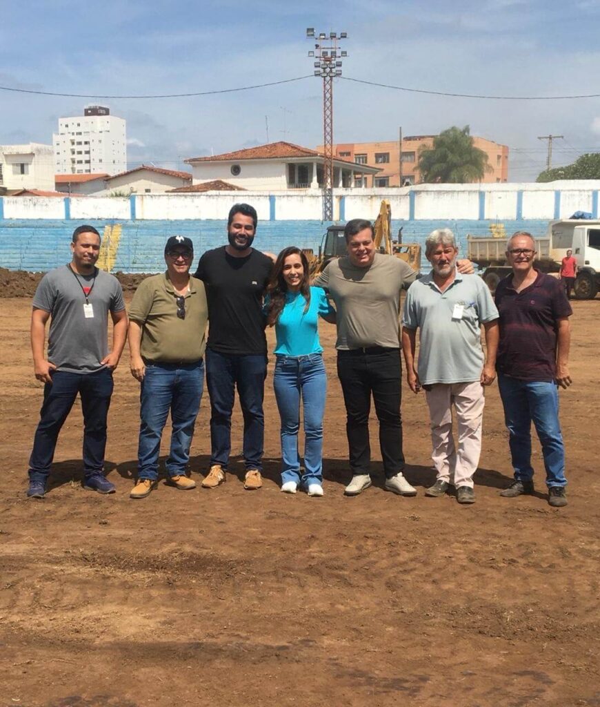 Prefeitura troca gramado do Campo do Cassimiro