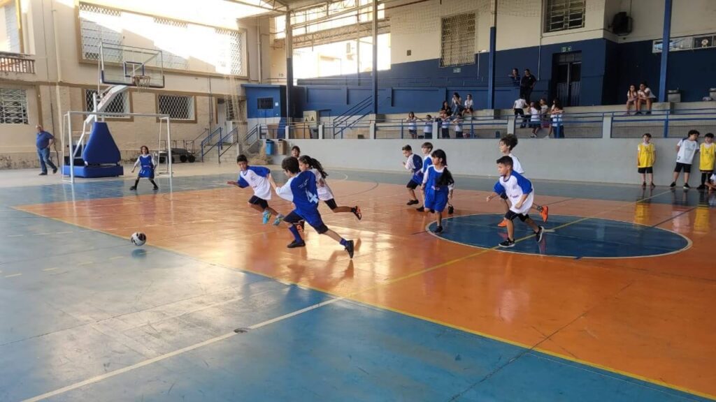Mês de São José é comemorado com esporte no Colégio Marista
