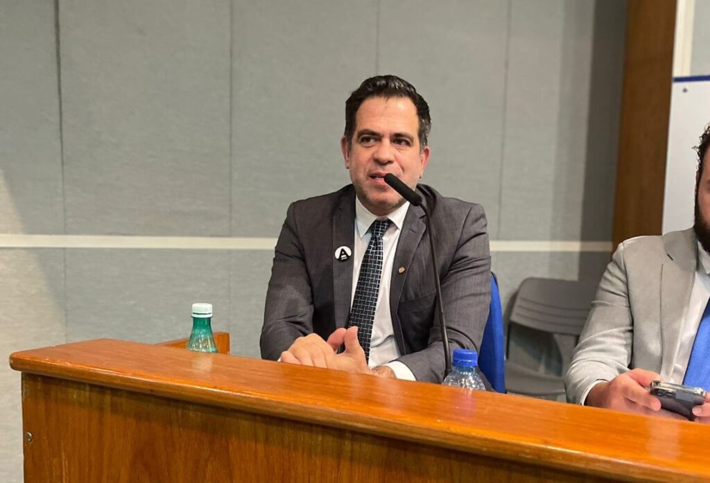 Délio Pinheiro se reúne com prefeitos em Brasília