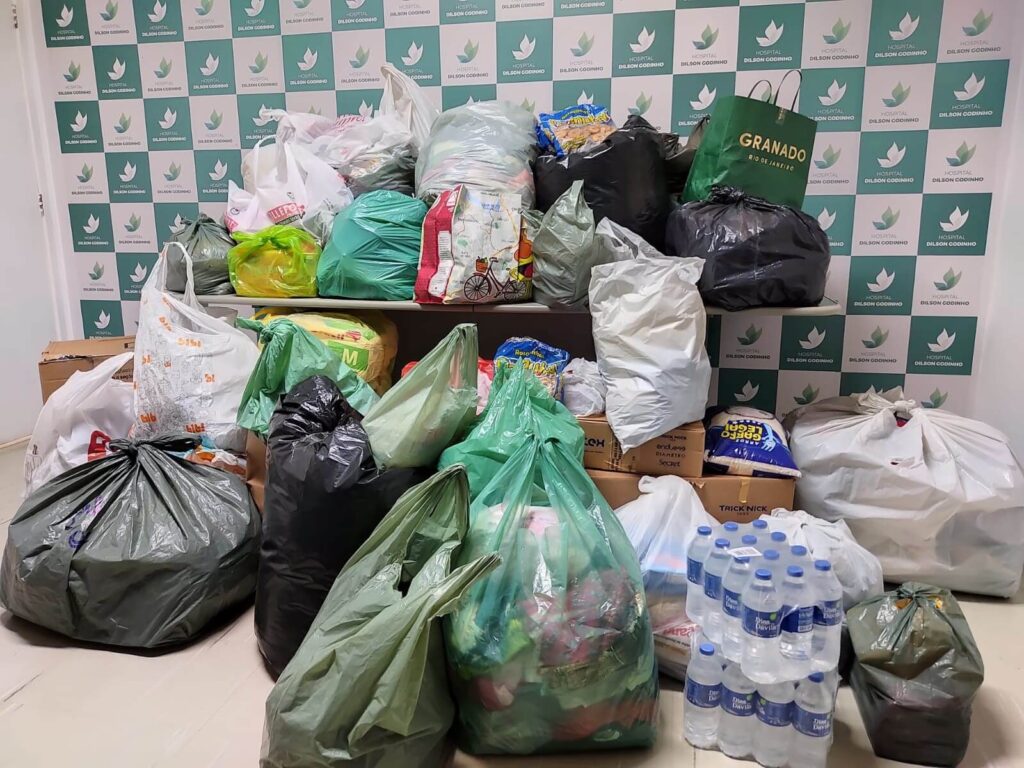 Hospital Dilson Godinho entrega doações para vítimas das cheias