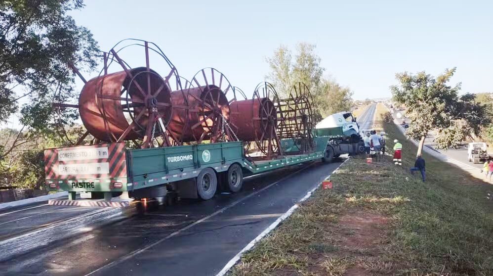 Motorista morre em acidente na BR-135