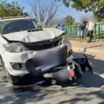 Acidente entre caminhonete e moto deixa 2 pessoas feridas