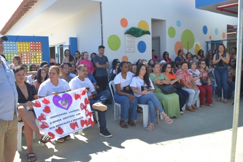 Prefeitura inaugura escola no bairro Nova América