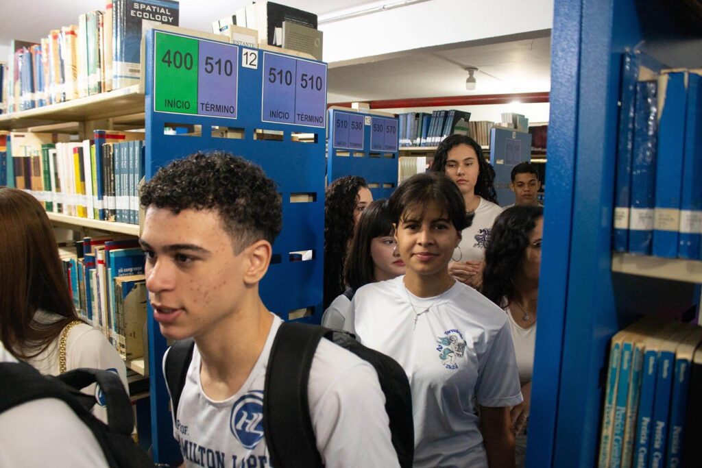 Unimontes auxilia estudantes na escolha de futuras carreiras