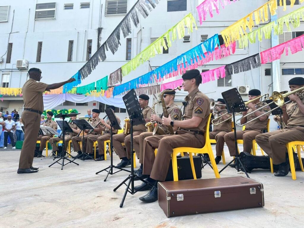 Banda da Polícia Militar abre a 40ª Sipat da Santa Casa
