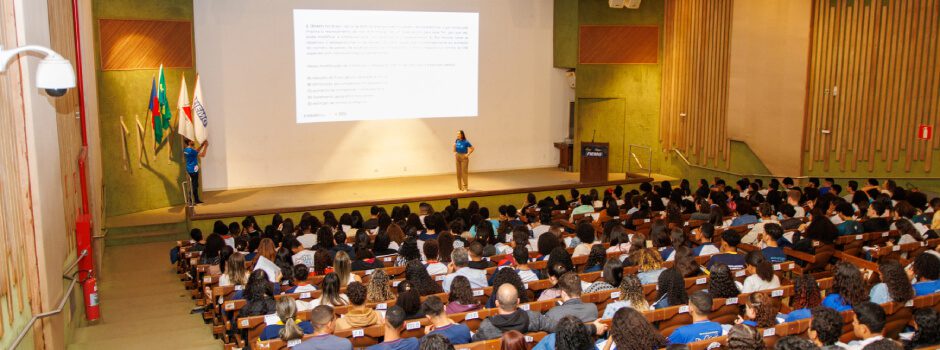 Simulado do Enem garante vaga em universidades públicas