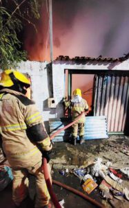 Incêndio atinge casa no Chiquinho Guimarães