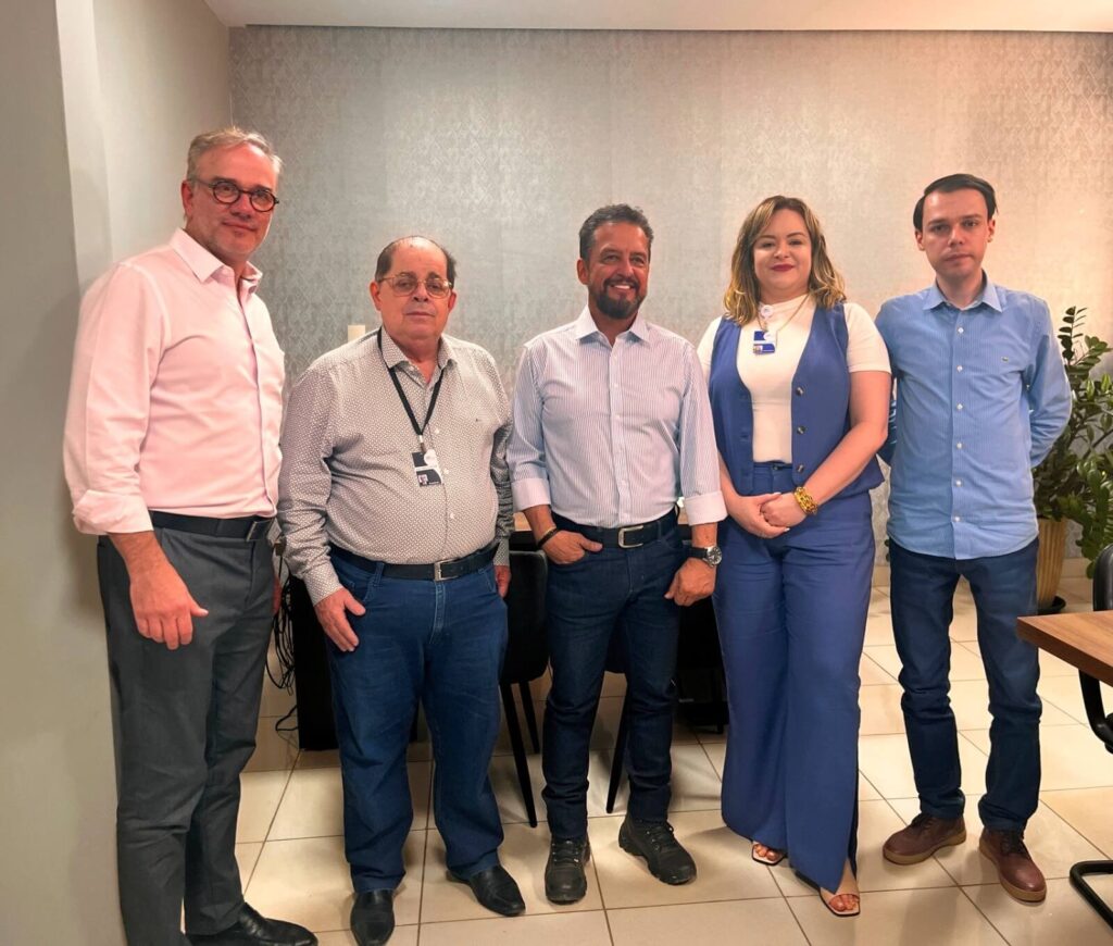 Diretor executivo da Eurofarma visita HAT