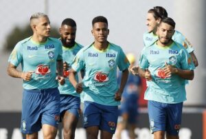 Renovada, Seleção busca reação contra Equador