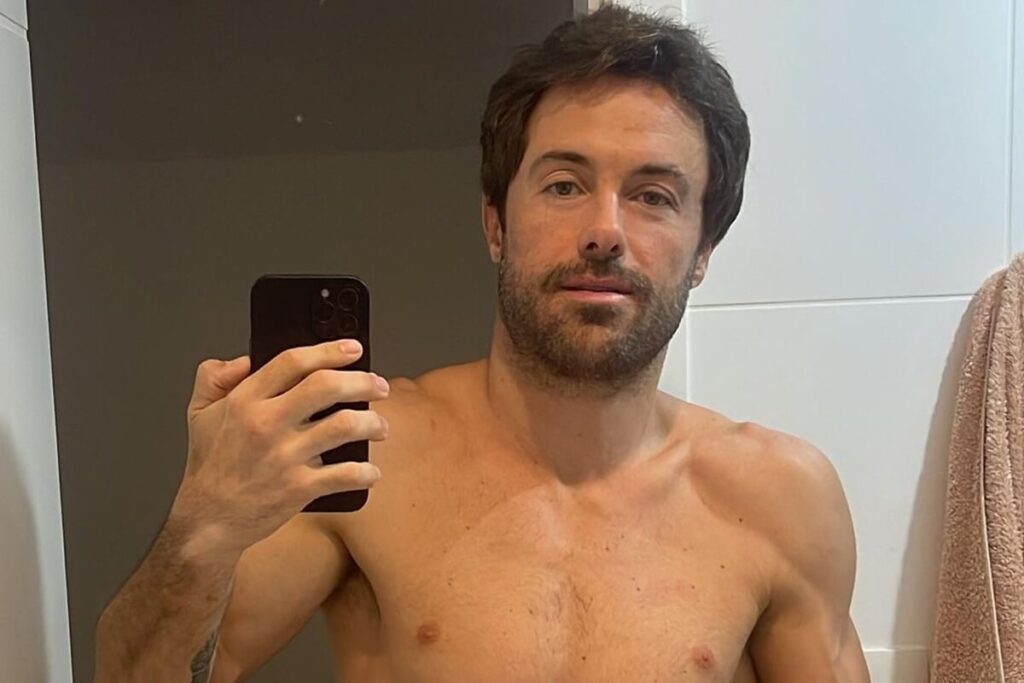 Kayky Brito recebe homenagem após um ano de acidente