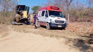 Motociclista morre atropelado por máquina patrol da Prefeitura