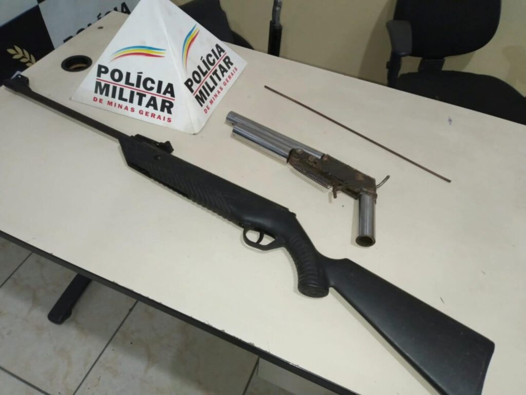 Homem preso com armas após ameaçar companheira