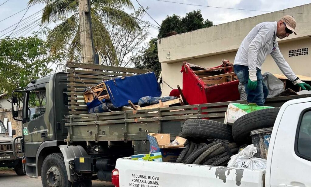 Mutirão contra dengue coleta 350 toneladas de inservíveis