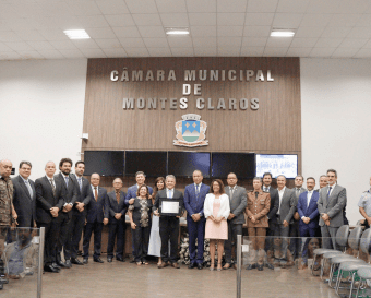 Reunião em que o desembargador Leopoldo Mameluque recebeu o título de Cidadão Honorário de Montes Claros