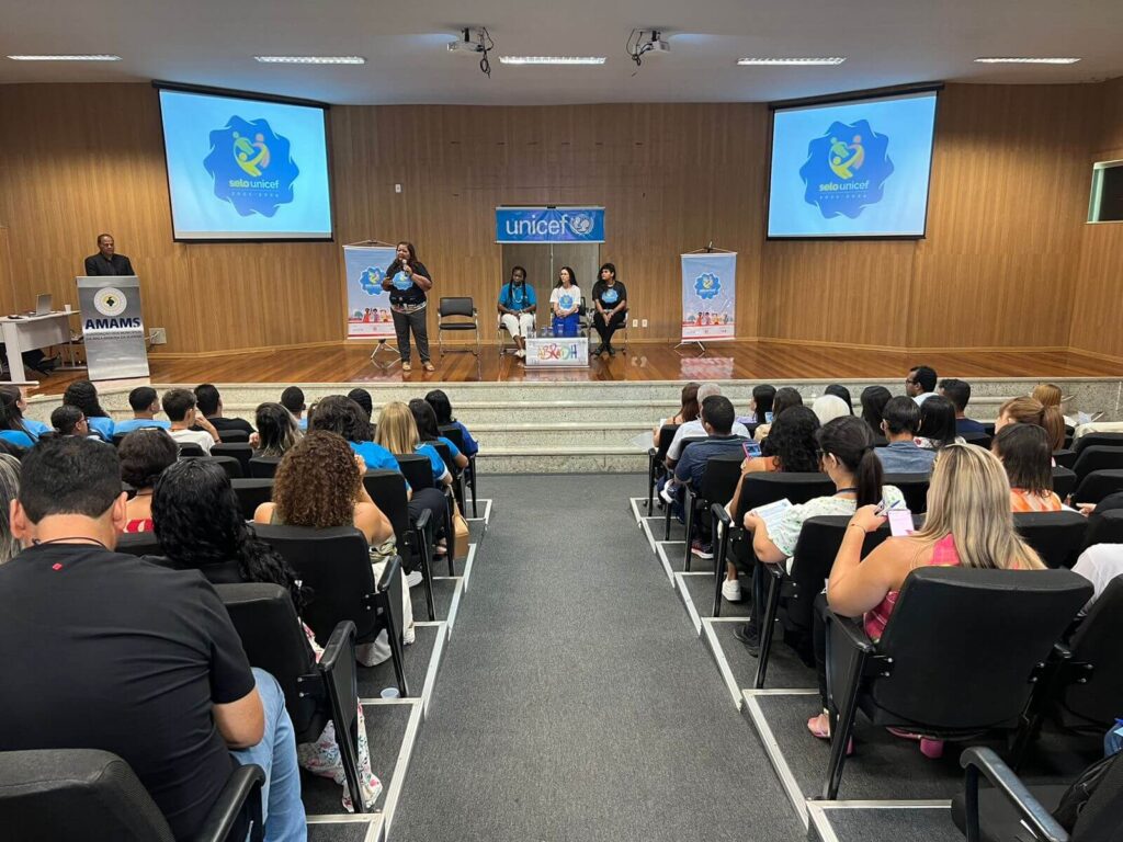 Amams sediou ciclo de formação do selo Unicef