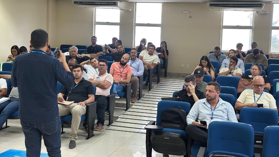 Inspetores do Crea-MG discutem fortalecimento regional na cidade