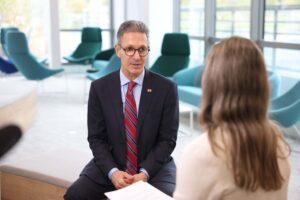 Zema vem inaugurar Laboratório Cristália