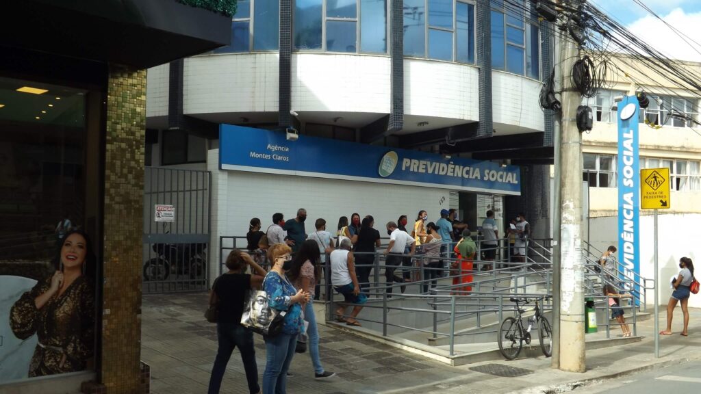 Quatro milhões de pessoas terão de fazer a prova de vida no INSS