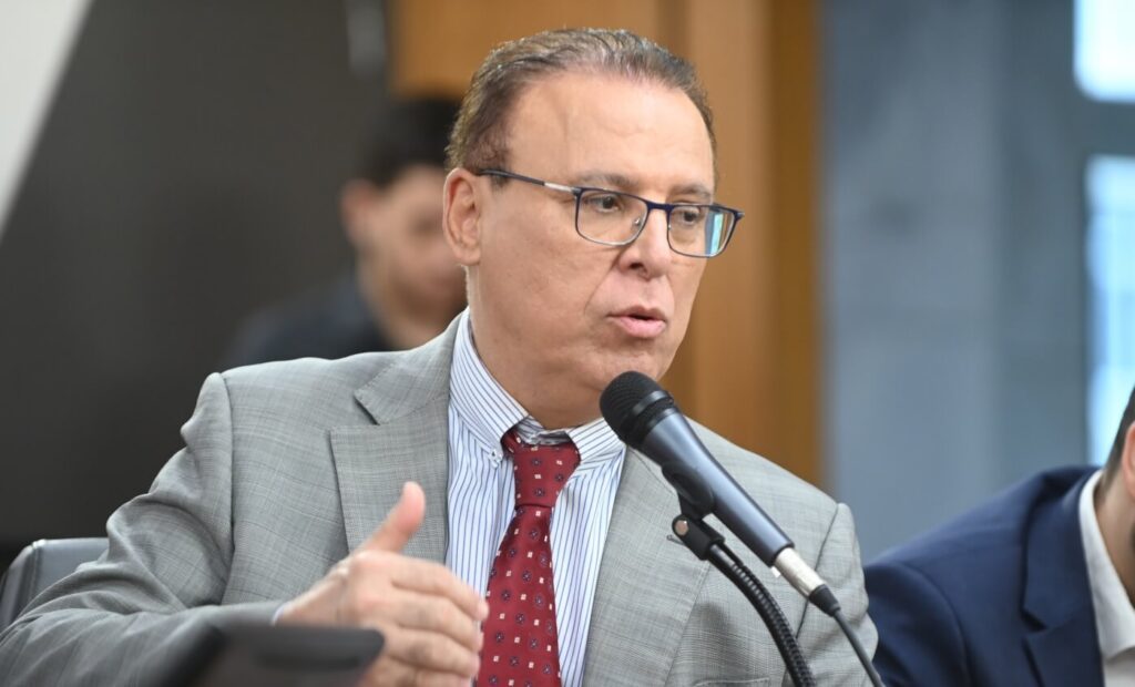 Projeto de Gil Pereira vira lei e avança no incentivo à solar