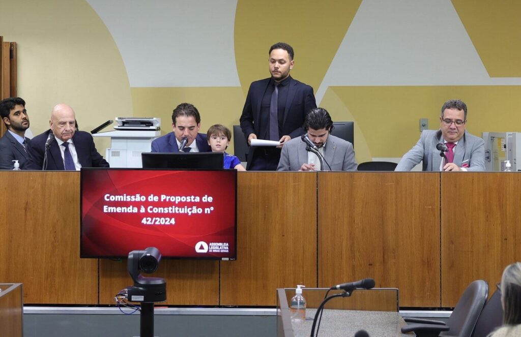 PEC de hospitais recebe aval de comissão