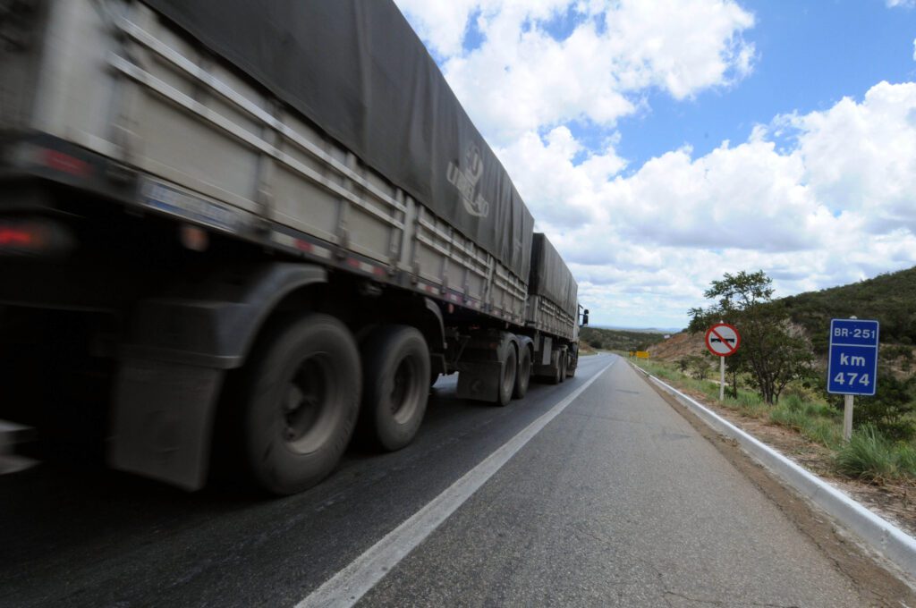 Ministério lança leilão da BR-251 em março Amams alerta sobre riscos eleitorais às obras