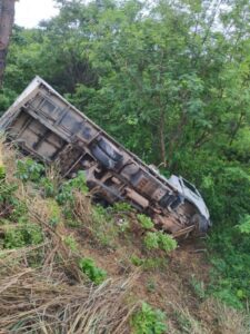 Três pessoas morrem em acidente na BR-251