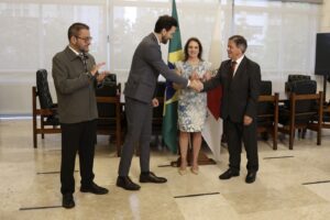 Carlos Pimenta reforça Bancada Norte mineira Posse amplia articulação estratégica na Assembleia Legislativa