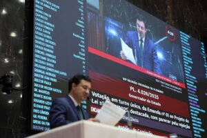 ALMG aprova PL que prevê orçamento de R$ 127, 1 bi