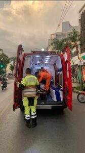 Homem é esfaqueado durante briga em adega