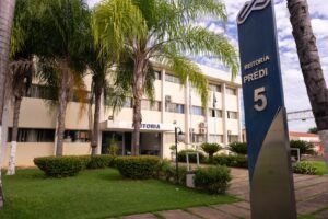 Professores doutores denunciam salários defasados da Unimontes