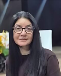 Mara Narciso assume presidência da Academia Montes-clarense de Letras