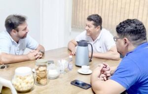 Cônego Marinho busca apoio técnico da Amams