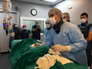 Equipe da Santa Casa realiza técnica inovadora para tratar câncer avançado