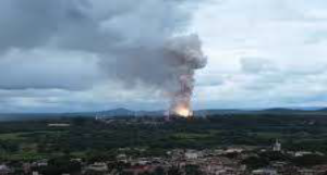 Incêndio atinge área da Rima Industrial em Bocaiúva